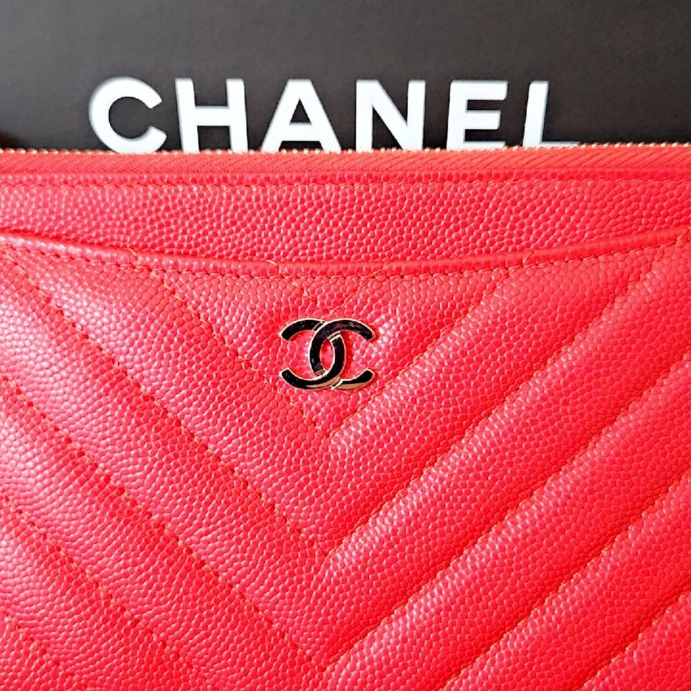 CHANEL Pouch/Clutch Wallet, Red Caviar Leather, Chevron Stitched
